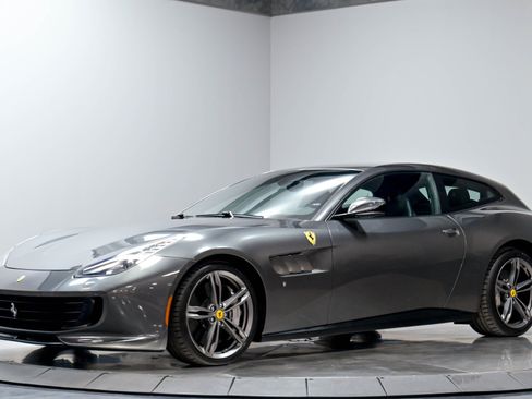 Used 2017 Ferrari GTC4Lusso AWD/4WD image 2