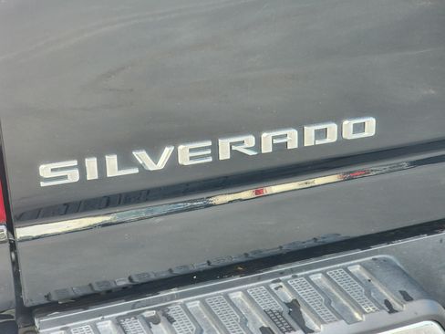 Used 2024 Chevrolet Silverado 2500 LT image 12