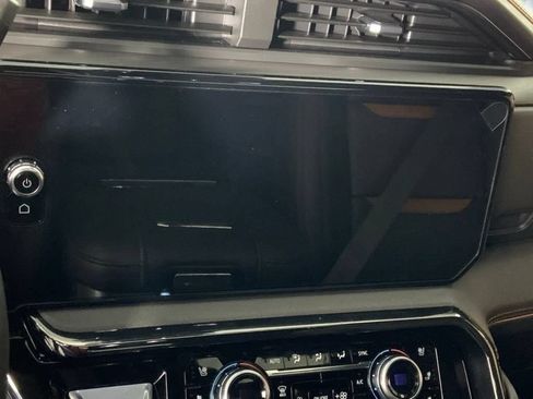 Used 2024 GMC Sierra 2500 AT4 w/ AT4 Premium Plus Package AWD/4WD image 28