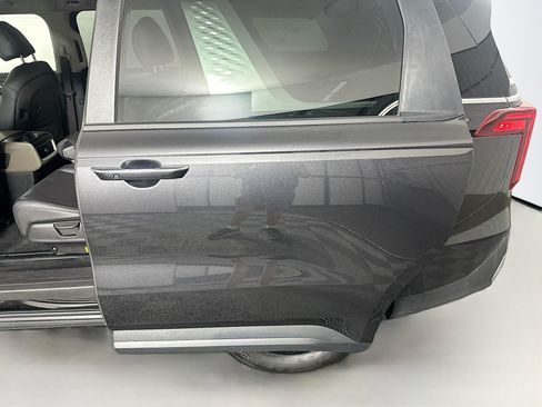 Used 2026 Kia Carnival FWD image 26