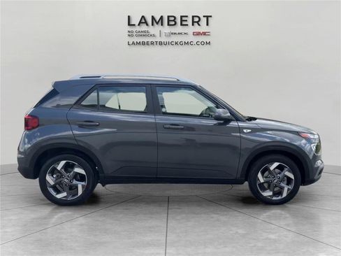 Used 2025 Hyundai Venue SEL FWD image 6