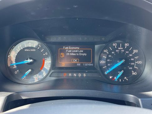 Used 2018 Ford Explorer XLT w/ Class II Trailer Tow Package image 9