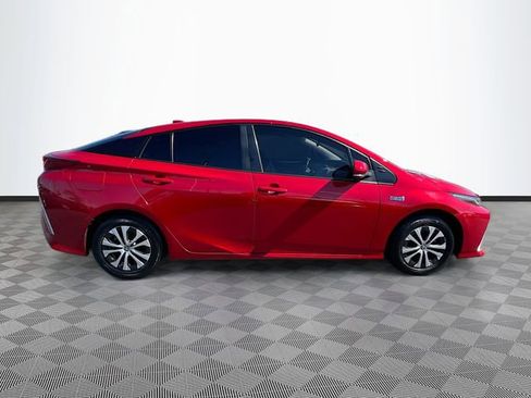 Used 2021 Toyota Prius Prime XLE image 8