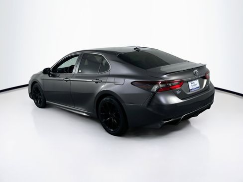 Used 2022 Toyota Camry SE image 7