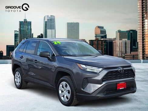 Used 2024 Toyota RAV4 LE image 7