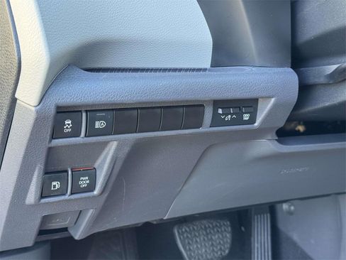 Used 2024 Toyota Sienna LE image 9