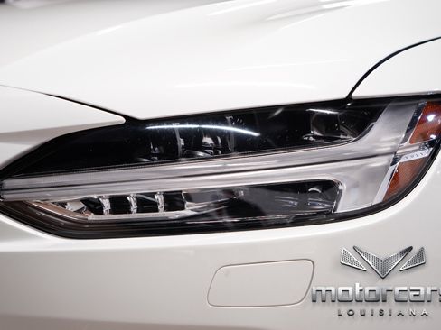 Used 2019 Volvo V90 T5 R-Design image 11