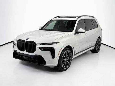 Used 2025 BMW X7 xDrive40i w/ M Sport Package AWD/4WD image 1