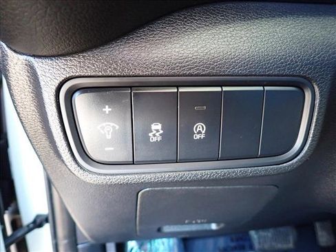 Used 2023 Kia Soul LX w/ LX Technology Package image 13