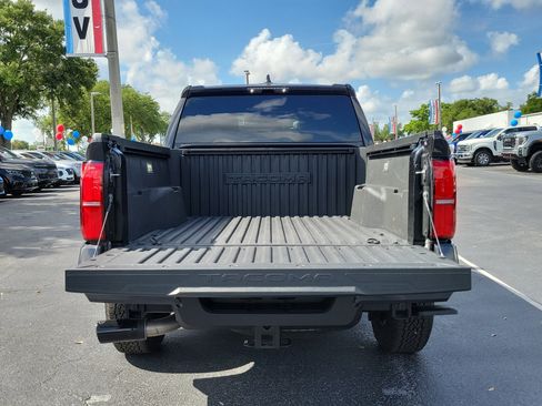 Used 2025 Toyota Tacoma TRD Off-Road AWD/4WD image 9