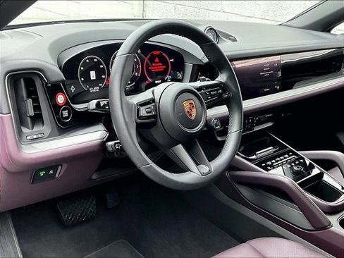 Certified 2026 Porsche Cayenne Coupe AWD/4WD image 4