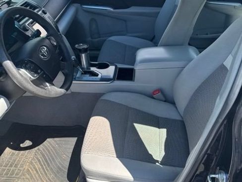 Used 2014 Toyota Camry LE FWD image 4