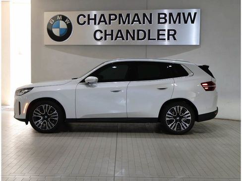 Certified 2025 BMW X3 xDrive30i AWD/4WD image 2