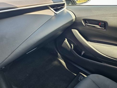 Used 2023 Toyota Corolla LE FWD image 23