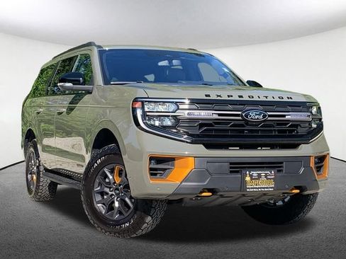 Used 2025 Ford Expedition Tremor AWD/4WD image 2