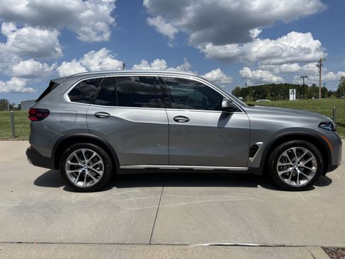 Used 2024 BMW X5 xDrive40i w/ Executive Package AWD/4WD image 11