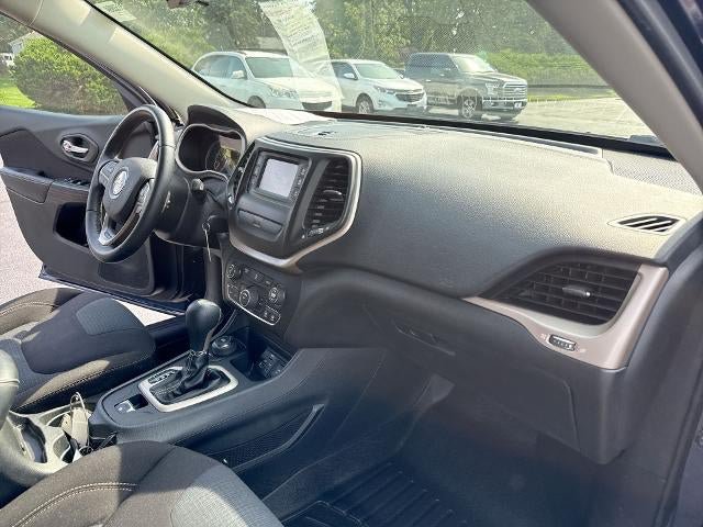 Used 2016 Jeep Cherokee Latitude AWD/4WD image 28