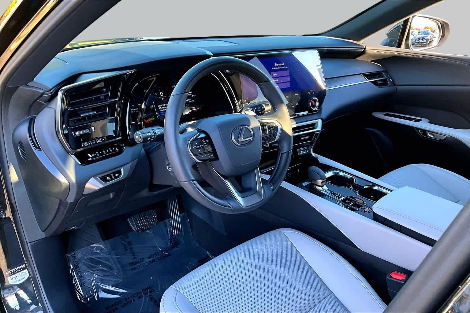 Used 2026 Lexus RX 350h AWD/4WD image 18