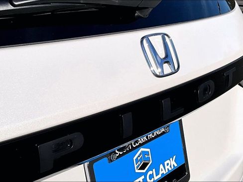 Certified 2025 Honda Pilot EX-L image 23