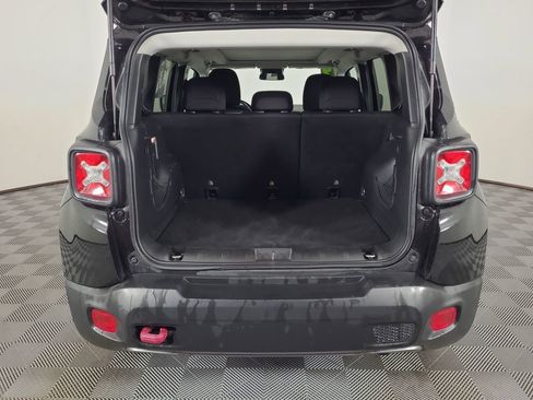 Used 2019 Jeep Renegade Trailhawk w/ Cold Weather Group II image 25