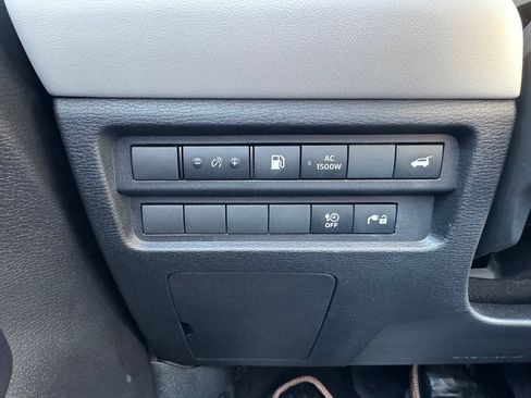 Used 2025 Mitsubishi Outlander SEL image 12