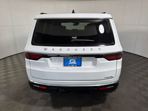 Used 2024 Jeep Wagoneer Series II w/ Flexible Seating Group AWD/4WD image 6