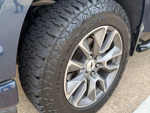 Used 2019 Chevrolet Silverado 1500 RST AWD/4WD image 21