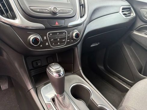 Used 2018 Chevrolet Equinox LT FWD image 18
