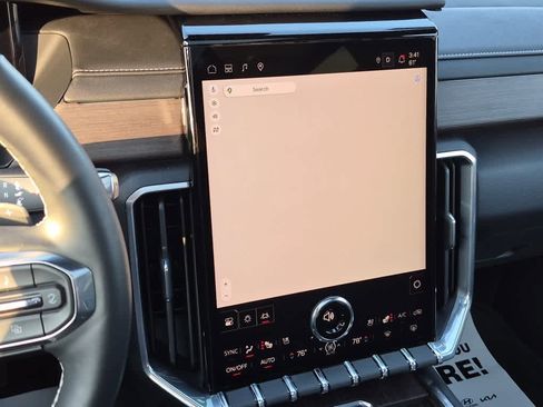 Used 2025 GMC Acadia Denali w/ Super Cruise Package image 15