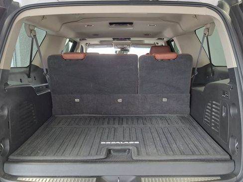 Used 2016 Cadillac Escalade ESV Luxury image 33