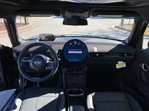 Used 2026 MINI Cooper 4-Door Hardtop FWD image 16