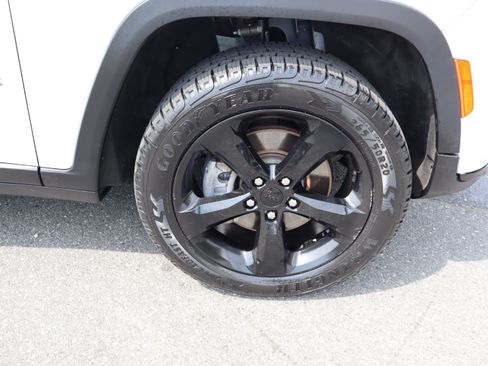 Used 2023 Jeep Grand Cherokee L Laredo AWD/4WD image 41