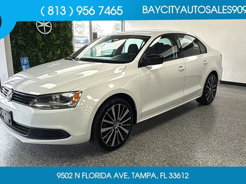 Used 2014 Volkswagen Jetta TDI Value Edition FWD image 1