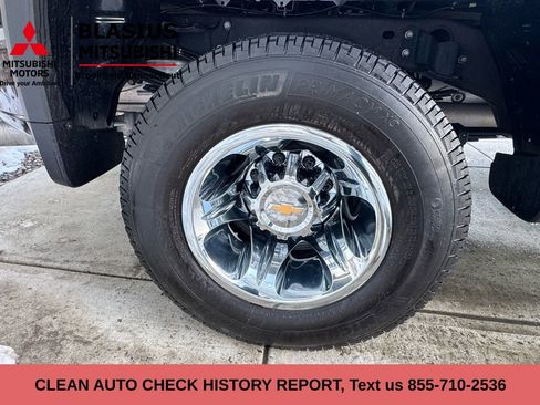 Used 2024 Chevrolet Silverado 3500 LT w/ True North Edition image 3