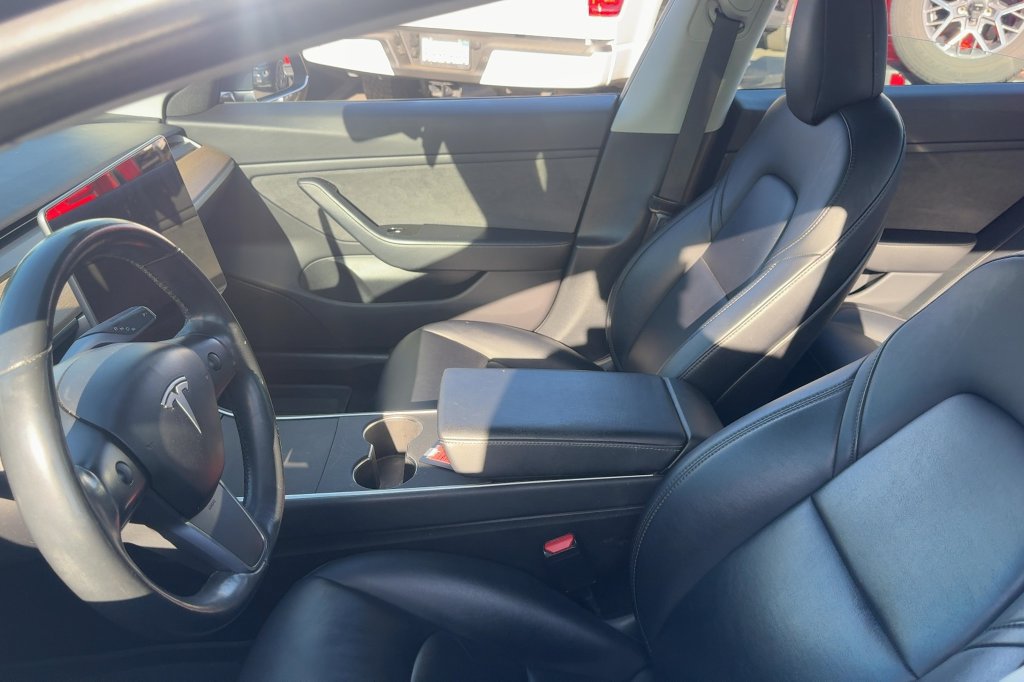 Used 2018 Tesla Model 3 Long Range RWD image 11