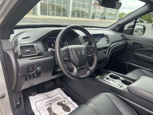 Used 2025 Honda Passport TrailSport image 18