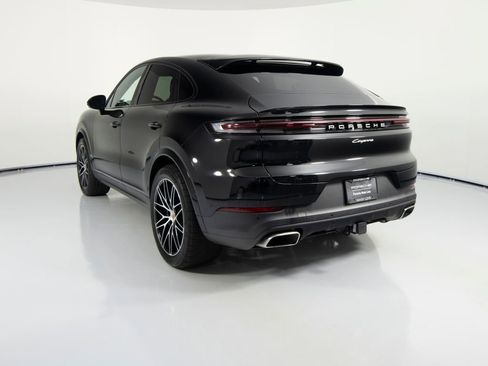 Certified 2025 Porsche Cayenne Coupe image 3