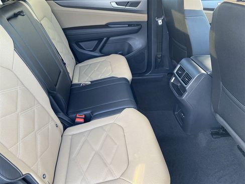 New 2026 Volkswagen Atlas Cross Sport SE image 10