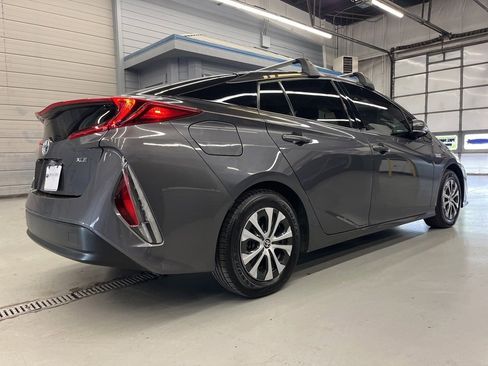 Used 2020 Toyota Prius Prime XLE image 7