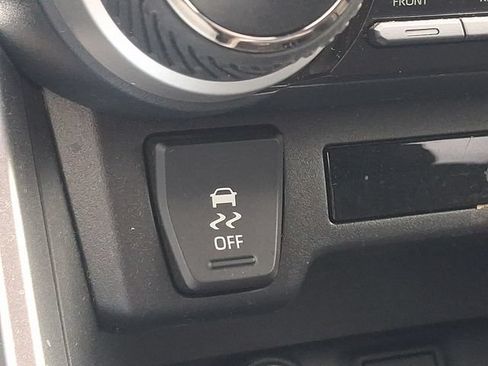 Used 2025 Toyota RAV4 LE AWD/4WD image 22