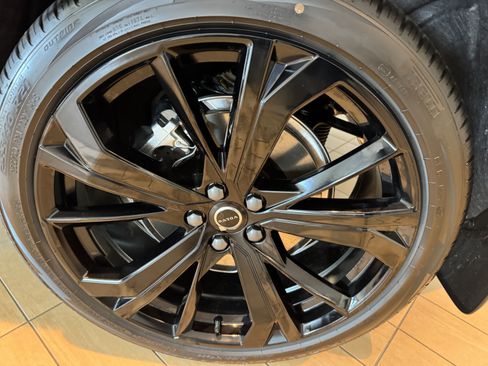 New 2026 Volvo XC60 B5 Ultra w/ Climate Package image 30