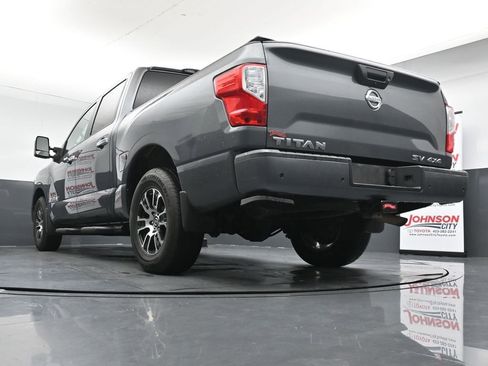 Used 2021 Nissan Titan SV w/ SV Convenience Package AWD/4WD image 21