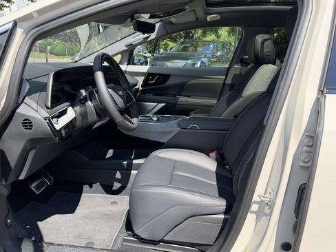 Used 2027 Cadillac Optiq Luxury w/ LPO, Floor Liner Package AWD/4WD image 16