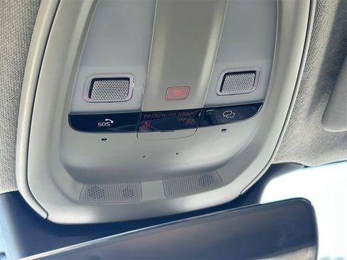 Used 2025 Volvo XC40 B5 Core w/ Protection Package Premier image 18