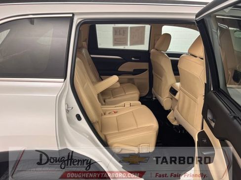 Used 2018 Toyota Highlander XLE FWD image 38