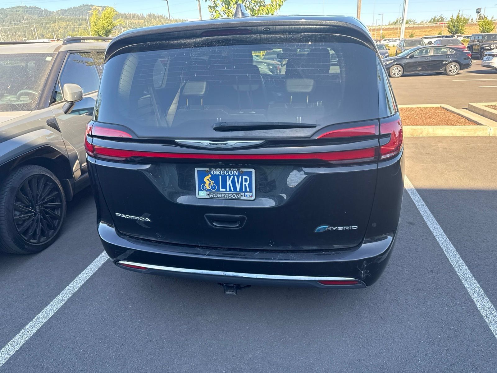 Used 2022 Chrysler Pacifica Touring-L FWD image 3