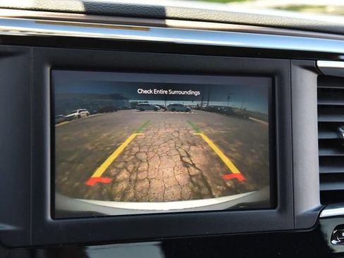 Used 2023 Chrysler Voyager LX FWD image 12