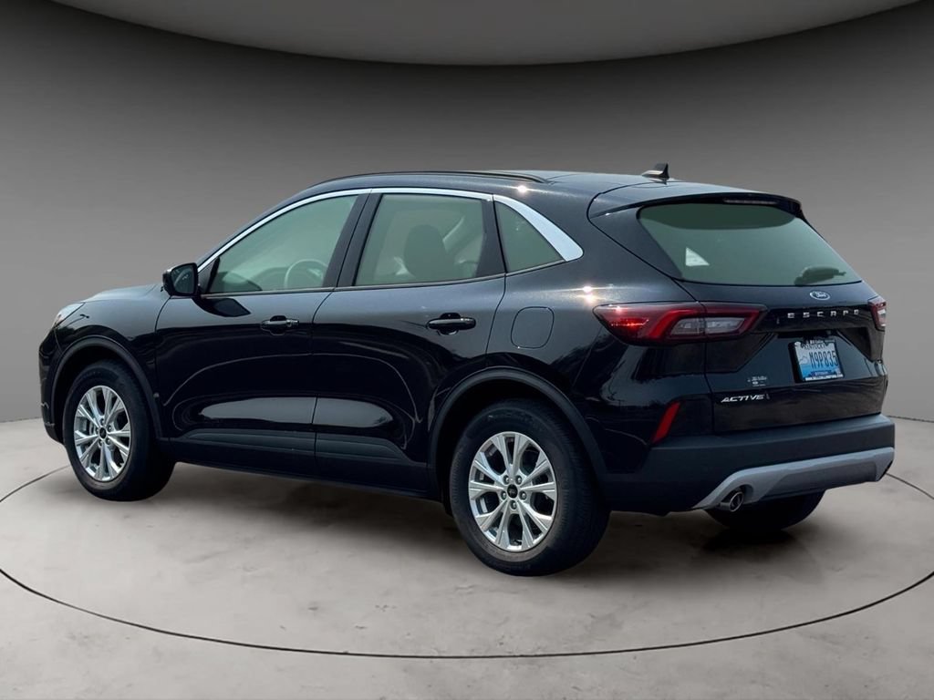 New 2024 Ford Escape Active w/ Tech Pack #2 FWD image 4
