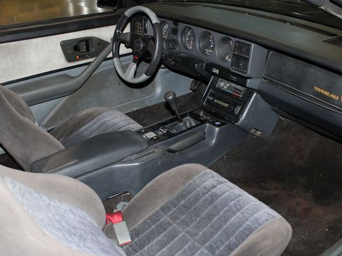 Used 1992 Pontiac Firebird Convertible RWD image 8