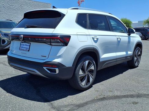 New 2025 Volkswagen Taos SE image 5
